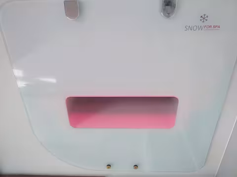 Люк стеклянный SnowForSpa с подсветкой и отверстием для снега